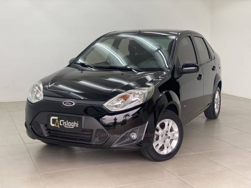 FORD - FIESTA - 2013/2014 - Preta - R$ 38.990,00