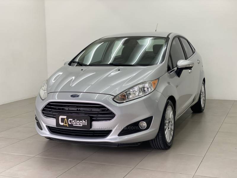 FORD - FIESTA - 2014/2015 - Prata - R$ 51.990,00