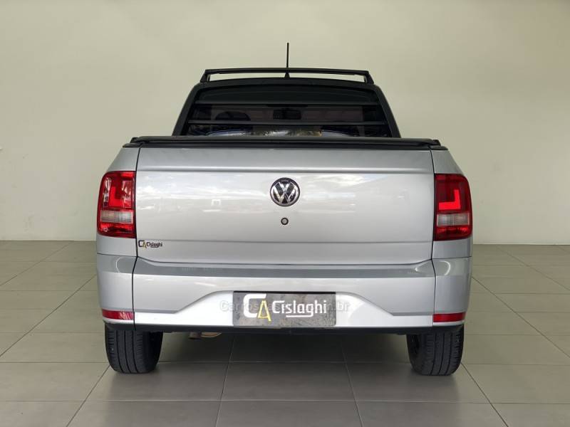 VOLKSWAGEN - SAVEIRO - 2017/2018 - Prata - R$ 60.990,00