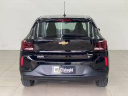 CHEVROLET - ONIX - 2022/2023 - Preta - R$ 72.990,00