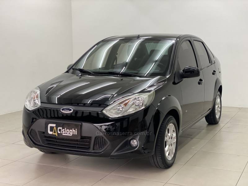 FORD - FIESTA - 2013/2014 - Preta - R$ 38.990,00