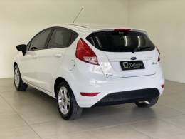 FORD - FIESTA - 2016/2017 - Branca - R$ 55.990,00