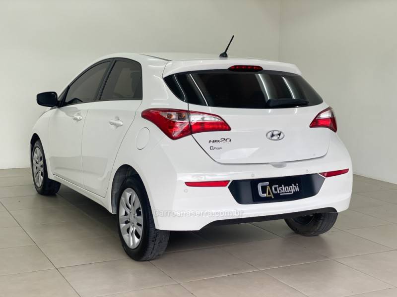 HYUNDAI - HB20 - 2017/2018 - Branca - R$ 56.990,00