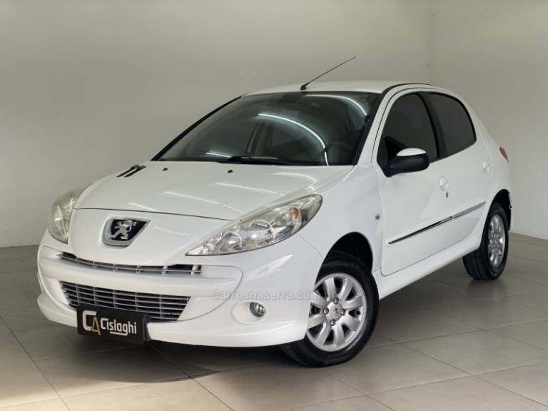 PEUGEOT - 207 - 2011/2012 - Branca - R$ 25.990,00