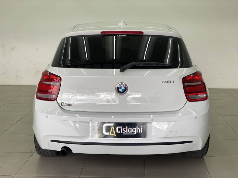 BMW - 118I - 2011/2012 - Branca - R$ 62.990,00