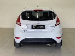 FORD - FIESTA - 2016/2017 - Branca - R$ 55.990,00