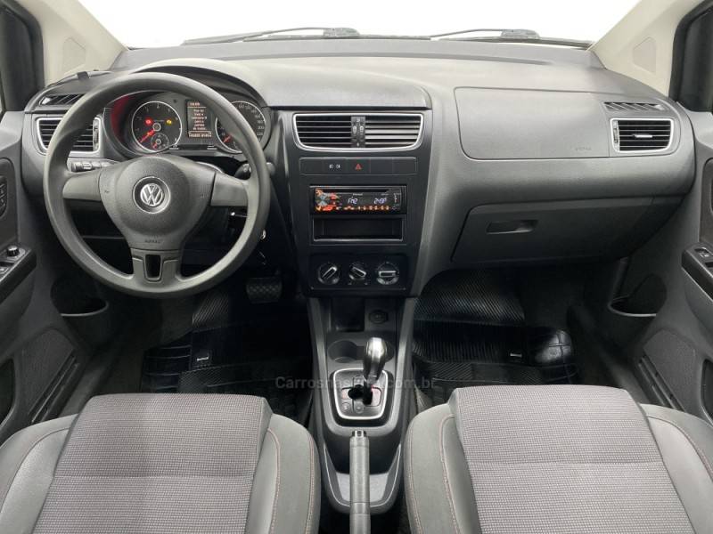 VOLKSWAGEN - FOX - 2010/2011 - Prata - R$ 37.990,00