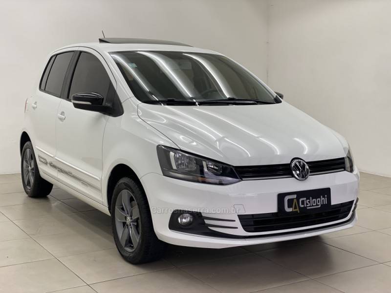 VOLKSWAGEN - FOX - 2018/2019 - Branca - R$ 63.990,00