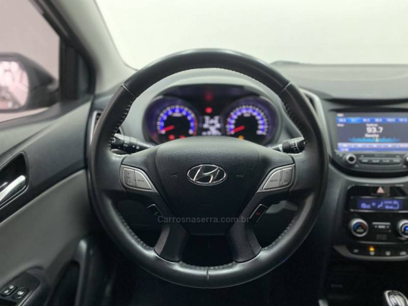 HYUNDAI - HB20S - 2017/2017 - Cinza - R$ 65.990,00