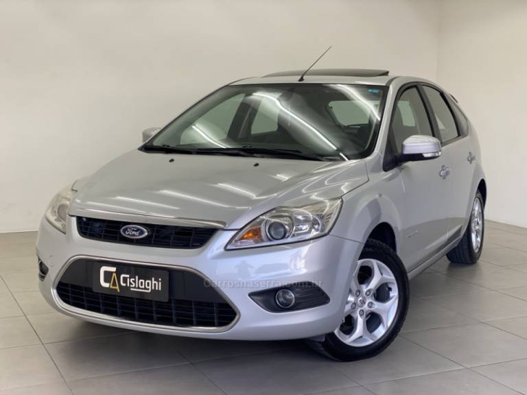 FORD - FOCUS - 2011/2012 - Prata - R$ 49.990,00