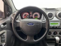 FORD - FIESTA - 2013/2014 - Preta - R$ 38.990,00