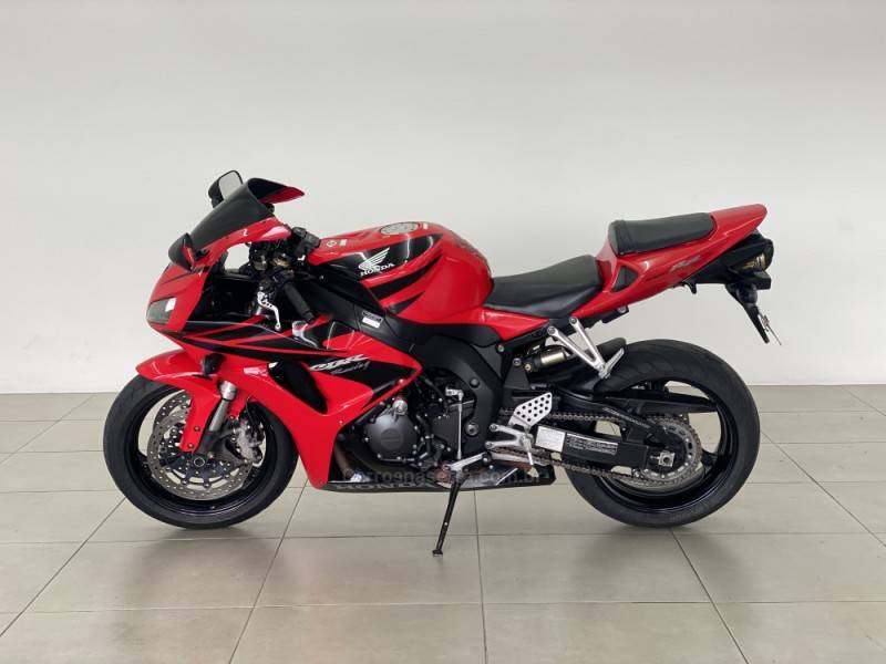 HONDA - CBR 1000RR - 2007/2007 - Vermelha - R$ 43.990,00