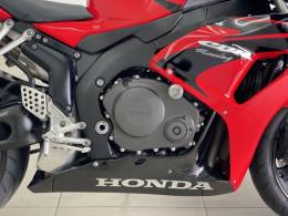 HONDA - CBR 1000RR - 2007/2007 - Vermelha - R$ 43.990,00