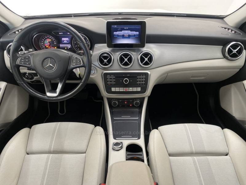 MERCEDES-BENZ - GLA 200 - 2018/2019 - Branca - R$ 159.990,00