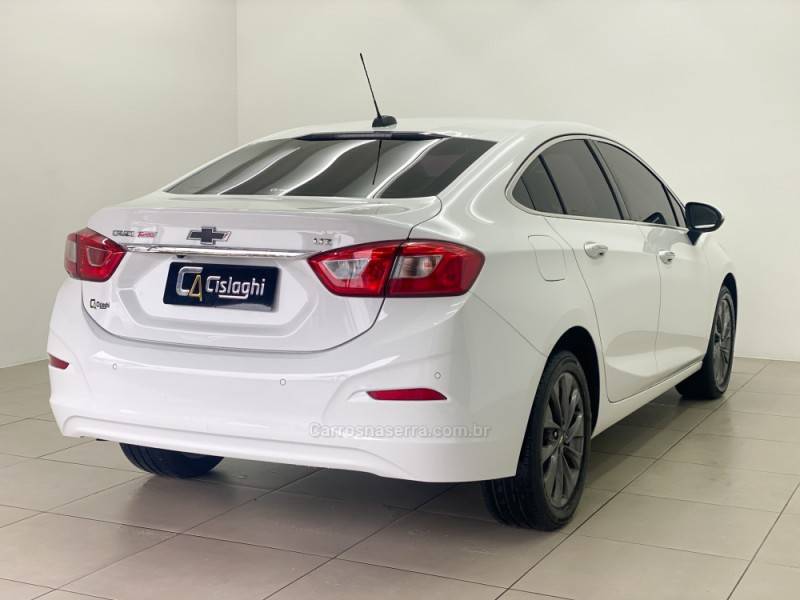 CHEVROLET - CRUZE - 2018/2018 - Branca - R$ 91.990,00